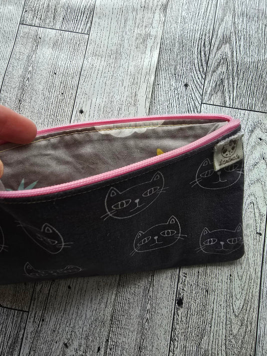 Medium Coin Purse Grey with White Cat: Pink Top Zipper and super fun liner