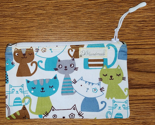 Medium Sized Cat purse: Coin/money purse: Make-up travel pouch: pens/pencils: fun cat print with white top Zip and fun liner